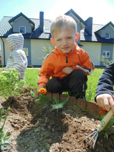 Przedszkole Żłobek Centrum Terapeutyczne | Limanowa Mordarka Przyszowa | skrzatek.eu|W naszym ogródku... siejemy i sadzimy