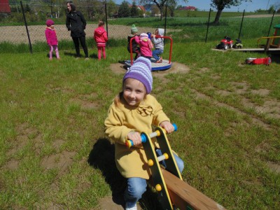 Przedszkole Żłobek Centrum Terapeutyczne | Limanowa Mordarka Przyszowa | skrzatek.eu|Na placu zabaw