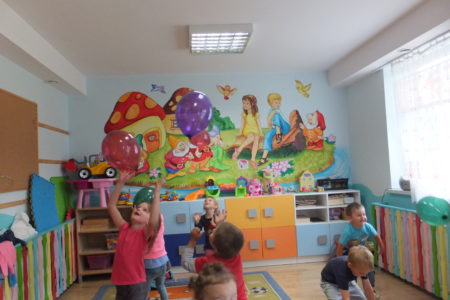 Przedszkole Żłobek Centrum Terapeutyczne | Limanowa Mordarka Przyszowa | skrzatek.eu|ZABAWY Z BALONIKIEM - SŁONECZKA :)