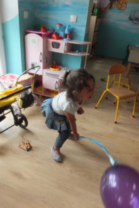 Przedszkole Żłobek Centrum Terapeutyczne | Limanowa Mordarka Przyszowa | skrzatek.eu|ZABAWY Z BALONIKIEM - SŁONECZKA :)
