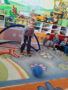 Przedszkole Żłobek Centrum Terapeutyczne | Limanowa Mordarka Przyszowa | skrzatek.eu|Kolejne zajęcia z piłki