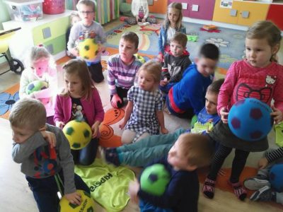 Przedszkole Żłobek Centrum Terapeutyczne | Limanowa Mordarka Przyszowa | skrzatek.eu|Kolejne zajęcia z piłki