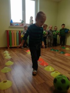 Przedszkole Żłobek Centrum Terapeutyczne | Limanowa Mordarka Przyszowa | skrzatek.eu|Kolejne zajęcia z piłki