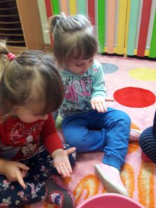Przedszkole Żłobek Centrum Terapeutyczne | Limanowa Mordarka Przyszowa | skrzatek.eu|Sztuczny śnieg - Motylki
