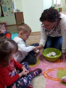 Przedszkole Żłobek Centrum Terapeutyczne | Limanowa Mordarka Przyszowa | skrzatek.eu|Sztuczny śnieg - Motylki