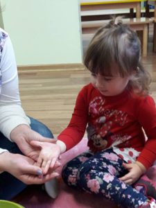 Przedszkole Żłobek Centrum Terapeutyczne | Limanowa Mordarka Przyszowa | skrzatek.eu|Sztuczny śnieg - Motylki
