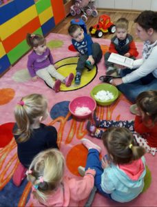 Przedszkole Żłobek Centrum Terapeutyczne | Limanowa Mordarka Przyszowa | skrzatek.eu|Sztuczny śnieg - Motylki
