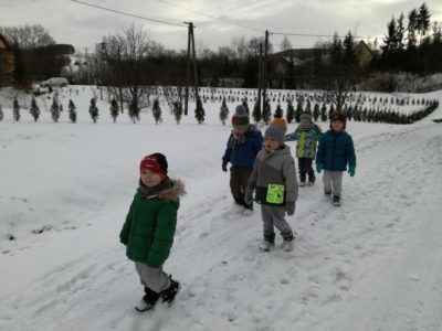 Przedszkole Żłobek Centrum Terapeutyczne | Limanowa Mordarka Przyszowa | skrzatek.eu|Zimo baw się z nami - słoneczka i skrzatki na podwórku