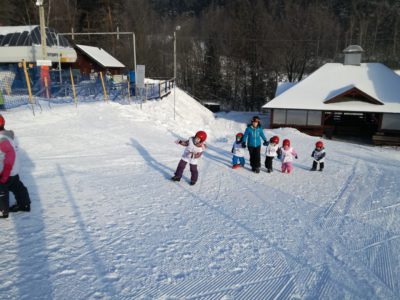 Przedszkole Żłobek Centrum Terapeutyczne | Limanowa Mordarka Przyszowa | skrzatek.eu|Przedszkolaki na nartach w Laskowej