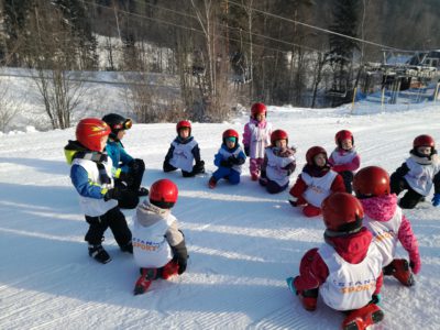 Przedszkole Żłobek Centrum Terapeutyczne | Limanowa Mordarka Przyszowa | skrzatek.eu|Przedszkolaki na nartach w Laskowej