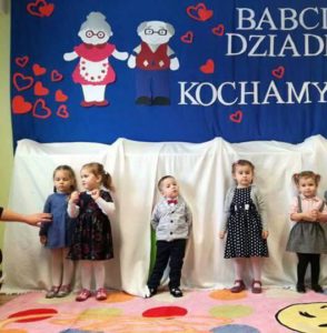 Przedszkole Żłobek Centrum Terapeutyczne | Limanowa Mordarka Przyszowa | skrzatek.eu|DZIEŃ BABCI I DZIADKA - MOTYLKI
