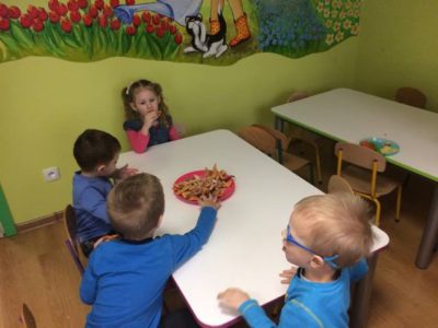 Przedszkole Żłobek Centrum Terapeutyczne | Limanowa Mordarka Przyszowa | skrzatek.eu|tłusty czwartek - żabki