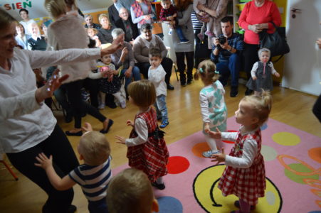 Przedszkole Żłobek Centrum Terapeutyczne | Limanowa Mordarka Przyszowa | skrzatek.eu|Dzień Babci i Dziadka :)