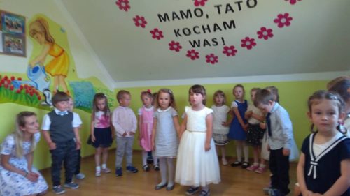 Przedszkole Żłobek Centrum Terapeutyczne | Limanowa Mordarka Przyszowa | skrzatek.eu|Dzień Mamy i Taty - żabki