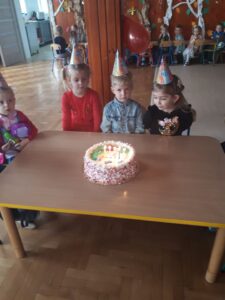 Przedszkole Żłobek Centrum Terapeutyczne | Limanowa Mordarka Przyszowa | skrzatek.eu|Urodzinki :)