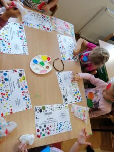 Przedszkole Żłobek Centrum Terapeutyczne | Limanowa Mordarka Przyszowa | skrzatek.eu|Dzień Kropki w grupie Misiów