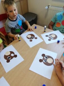 Przedszkole Żłobek Centrum Terapeutyczne | Limanowa Mordarka Przyszowa | skrzatek.eu|Dzień Kropki w grupie Misiów