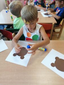 Przedszkole Żłobek Centrum Terapeutyczne | Limanowa Mordarka Przyszowa | skrzatek.eu|Dzień Kropki w grupie Misiów