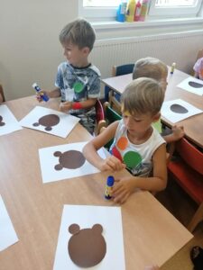 Przedszkole Żłobek Centrum Terapeutyczne | Limanowa Mordarka Przyszowa | skrzatek.eu|Dzień Kropki w grupie Misiów