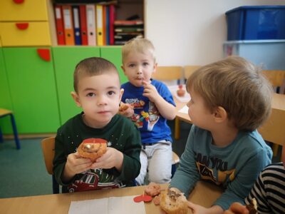 Przedszkole Żłobek Centrum Terapeutyczne | Limanowa Mordarka Przyszowa | skrzatek.eu|Walentynkowe muffiny u Motylków