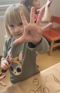 Przedszkole Żłobek Centrum Terapeutyczne | Limanowa Mordarka Przyszowa | skrzatek.eu|Innowacja pedagogiczna „Artystyczne Misie”🧸