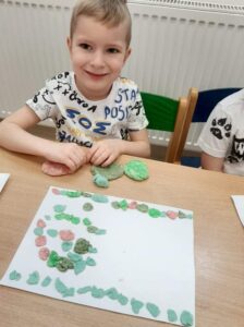 Przedszkole Żłobek Centrum Terapeutyczne | Limanowa Mordarka Przyszowa | skrzatek.eu|Innowacja pedagogiczna „Sensoryczne Motylki”