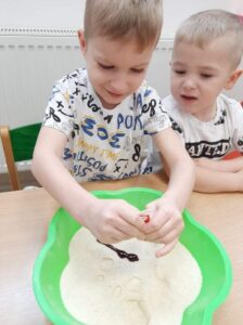 Przedszkole Żłobek Centrum Terapeutyczne | Limanowa Mordarka Przyszowa | skrzatek.eu|Innowacja pedagogiczna „Sensoryczne Motylki”