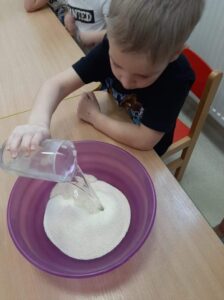 Przedszkole Żłobek Centrum Terapeutyczne | Limanowa Mordarka Przyszowa | skrzatek.eu|Innowacja pedagogiczna „Sensoryczne Motylki”