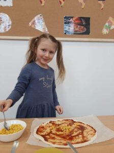 Przedszkole Żłobek Centrum Terapeutyczne | Limanowa Mordarka Przyszowa | skrzatek.eu|9 luty - Dzień Pizzy w naszym przedszkolu🍕🍕