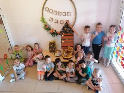 Przedszkole Żłobek Centrum Terapeutyczne | Limanowa Mordarka Przyszowa | skrzatek.eu|Światowy dzień pszczoły