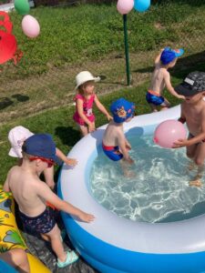 Przedszkole Żłobek Centrum Terapeutyczne | Limanowa Mordarka Przyszowa | skrzatek.eu|Przedszkolna plaża 🌞🌊