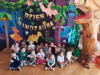 Przedszkole Żłobek Centrum Terapeutyczne | Limanowa Mordarka Przyszowa | skrzatek.eu|Dzień dinozaura 🦖🦕