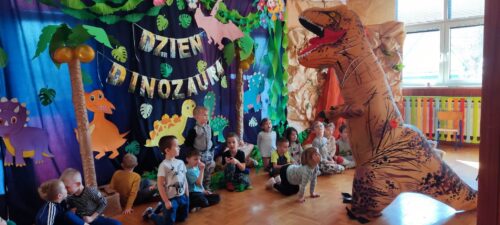 Przedszkole Żłobek Centrum Terapeutyczne | Limanowa Mordarka Przyszowa | skrzatek.eu|Dzień dinozaura 🦖🦕