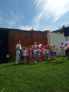 Przedszkole Żłobek Centrum Terapeutyczne | Limanowa Mordarka Przyszowa | skrzatek.eu|Piknik rodzinny