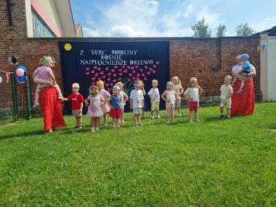 Przedszkole Żłobek Centrum Terapeutyczne | Limanowa Mordarka Przyszowa | skrzatek.eu|Piknik rodzinny
