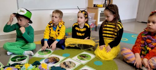 Przedszkole Żłobek Centrum Terapeutyczne | Limanowa Mordarka Przyszowa | skrzatek.eu|Majowa łąka w wykonaniu dzieci