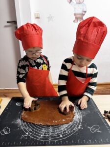 Przedszkole Żłobek Centrum Terapeutyczne | Limanowa Mordarka Przyszowa | skrzatek.eu|Pieczenie pierniczków