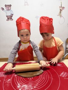 Przedszkole Żłobek Centrum Terapeutyczne | Limanowa Mordarka Przyszowa | skrzatek.eu|Pieczenie pierniczków