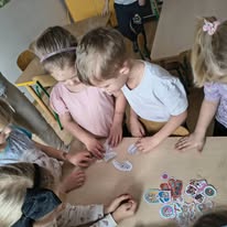 643430156_1374849297775929_8393942891026529673_n Przedszkole Żłobek Centrum Terapeutyczne | Limanowa Mordarka Przyszowa | skrzatek.eu|Dzień dinozaura