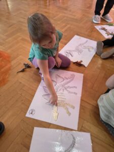 643845029_1374850814442444_804859275532356270_n Przedszkole Żłobek Centrum Terapeutyczne | Limanowa Mordarka Przyszowa | skrzatek.eu|Dzień dinozaura
