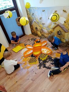 Przedszkole Żłobek Centrum Terapeutyczne | Limanowa Mordarka Przyszowa | skrzatek.eu|Dzień pszczoły