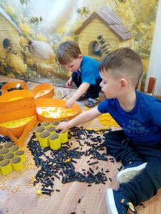 Przedszkole Żłobek Centrum Terapeutyczne | Limanowa Mordarka Przyszowa | skrzatek.eu|Dzień pszczoły