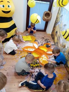Przedszkole Żłobek Centrum Terapeutyczne | Limanowa Mordarka Przyszowa | skrzatek.eu|Dzień pszczoły
